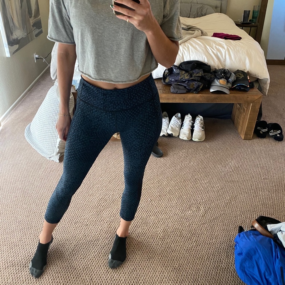 Lululemon legging crop size 6